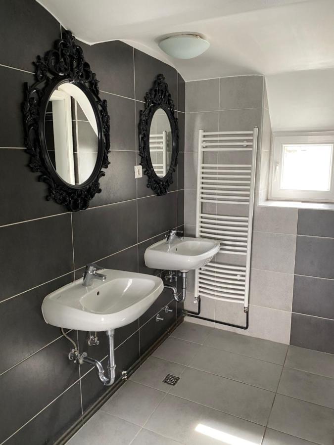 The Best Hostel Bled Esterno foto